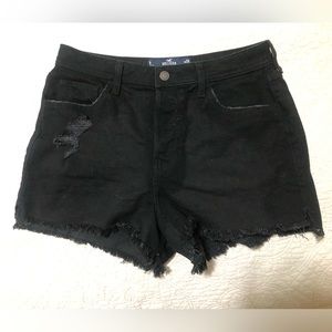 Hollister California Ultra High-Rise Mom Short 3”, Size- W29/9. Mint Condition.